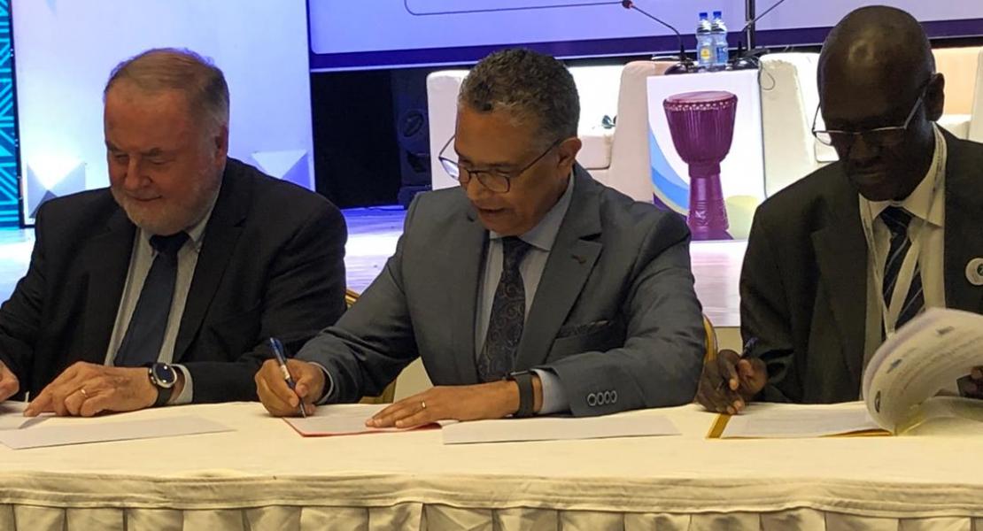 Signature d’une convention de partenariat entre Association Africaine de l’Eau et le Secrétariat Exécutif du 9eme Forum mondial de l’eau Dakar 2021